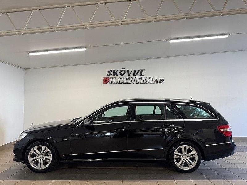 Svart Begagnad 2011 Mercedes E220 Avantgarde Kombi | 107 500 kr (Marknadspris) - Bild 1/4