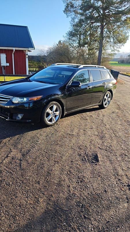 Begagnad 2009 Honda Accord Kombi | 30 000 kr (Marknadspris) - Bild 1/4