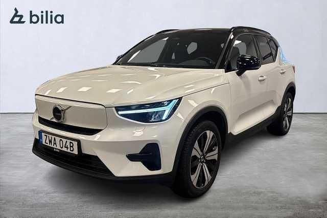 Vit Begagnad 2022 Volvo XC40 Core SUV | 329 900 kr - Bild 1/3
