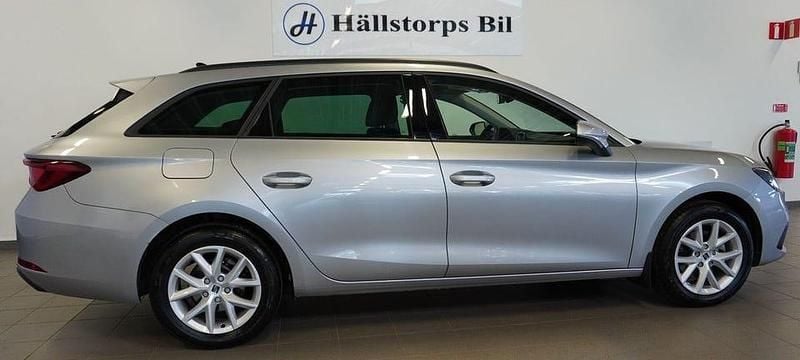 Begagnad Seat Leon ST Style 111 HK (81 kW) 2024 Silver Kombi