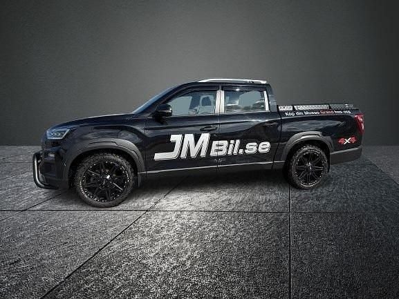 Svart Begagnad 2024 Ssangyong (KGM) Musso Pickup | 499 999 kr (Marknadspris) - Bild 1/4