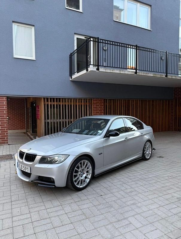 Begagnad BMW 325 Comfort Edition 218 HK (160 kW) 2008
