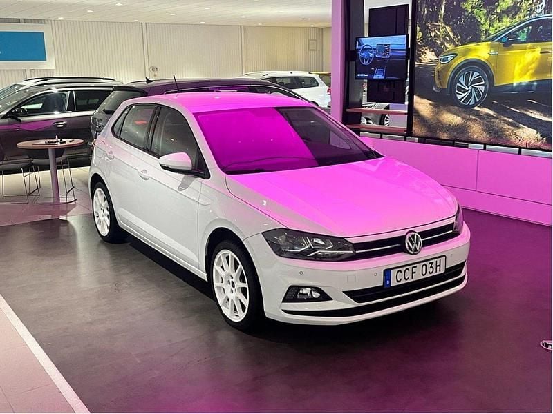 Vit Begagnad 2018 VW Polo Comfortline Halvkombi | 145 000 kr (Bra pris) - Bild 1/4