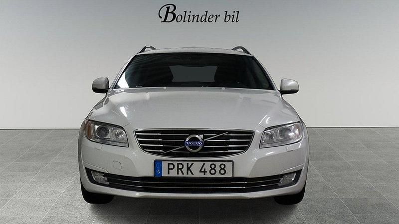 Begagnad Volvo V70 Momentum 116 HK (85 kW) 2014 Vit Kombi