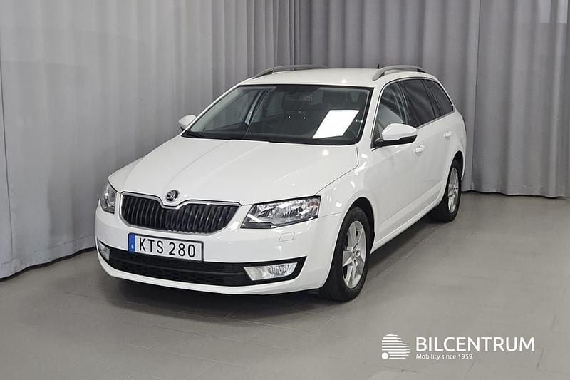 Vit Begagnad 2015 Skoda Octavia Kombi | 109 900 kr (Superpris) - Bild 1/4