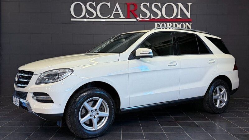 Vit Begagnad 2013 Mercedes ML250 SUV | 164 900 kr - Bild 1/4