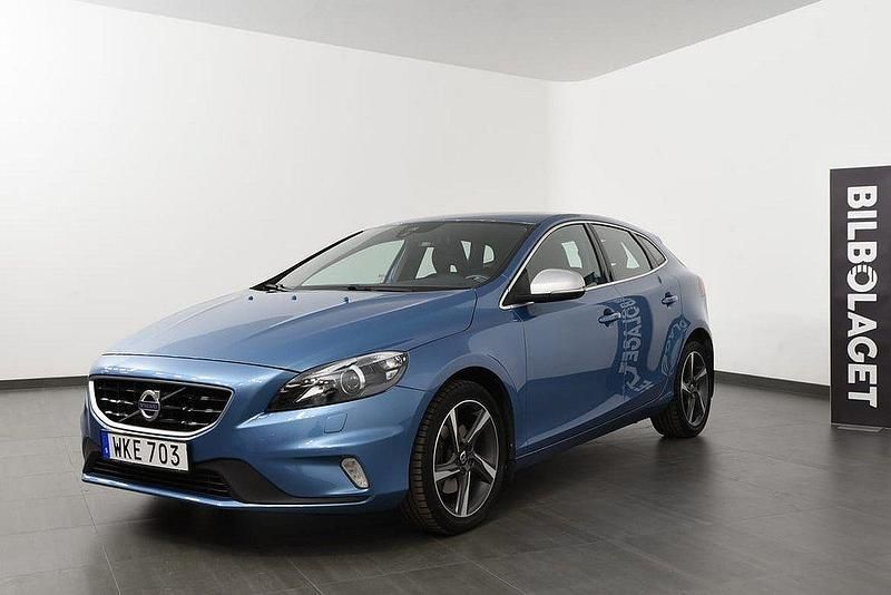 Blå Begagnad 2016 Volvo V40 R-Design Kombi | 159 800 kr (Bra pris) - Bild 1/4