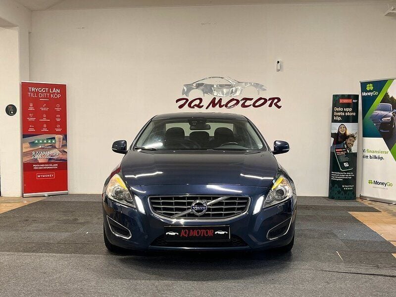 Blå Begagnad 2010 Volvo S60 Momentum Sedan | 84 900 kr (Marknadspris) - Bild 1/4
