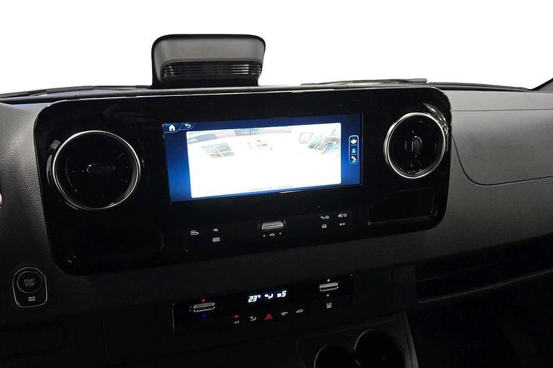 Begagnad Mercedes E-Sprinter 11 kW (15 HK) 2024 Vit Van