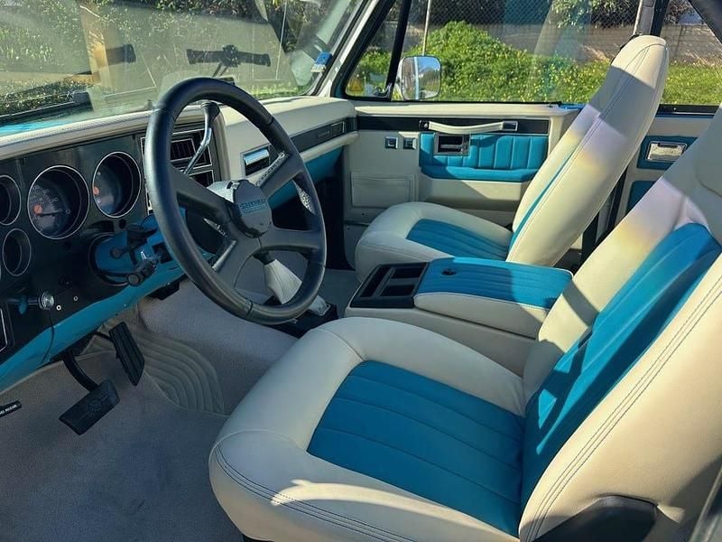 Begagnad Chevrolet Blazer 240 HK (176 kW) 1989 Miamiblå SUV