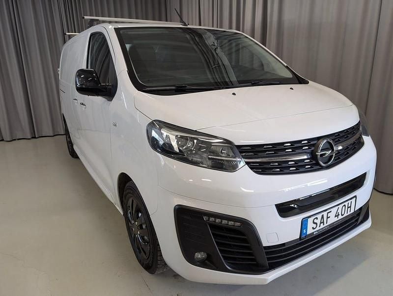 Begagnad Opel Vivaro-e Combi 100 kW (136 HK) 2022 Vit Van
