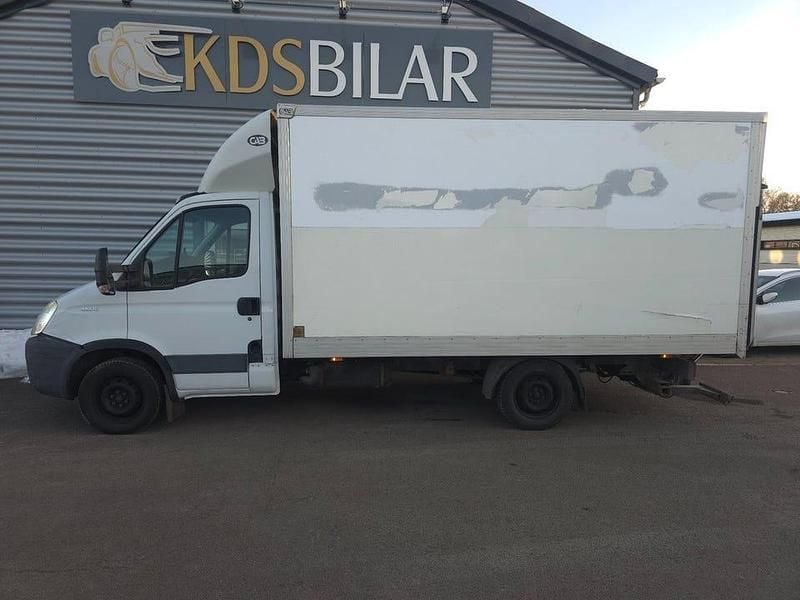 Vit Begagnad 2011 Iveco Daily | 89 500 kr - Bild 1/3