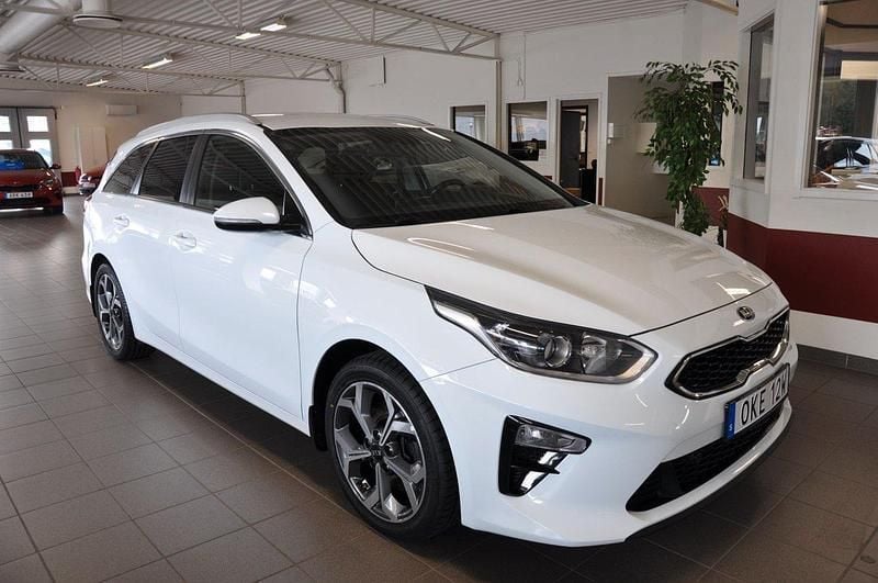 Vit Begagnad 2019 Kia Ceed Sportswagon Advance Kombi | 129 900 kr (Marknadspris) - Bild 1/4