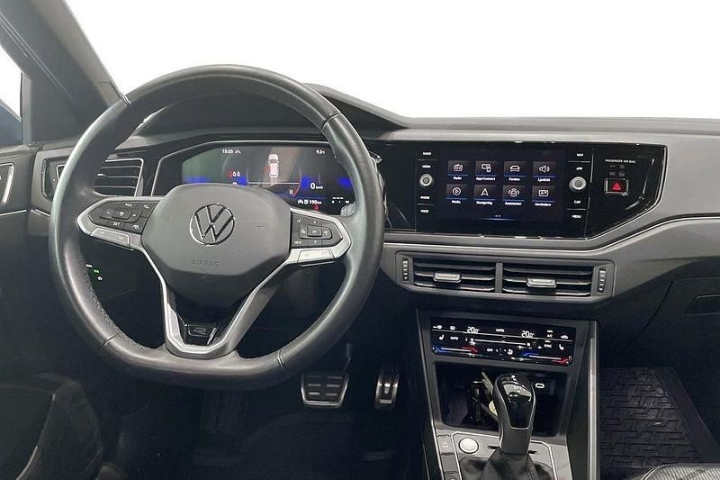 Blå Begagnad 2023 VW Taigo R-line SUV | 259 900 kr (Marknadspris) - Bild 1/4