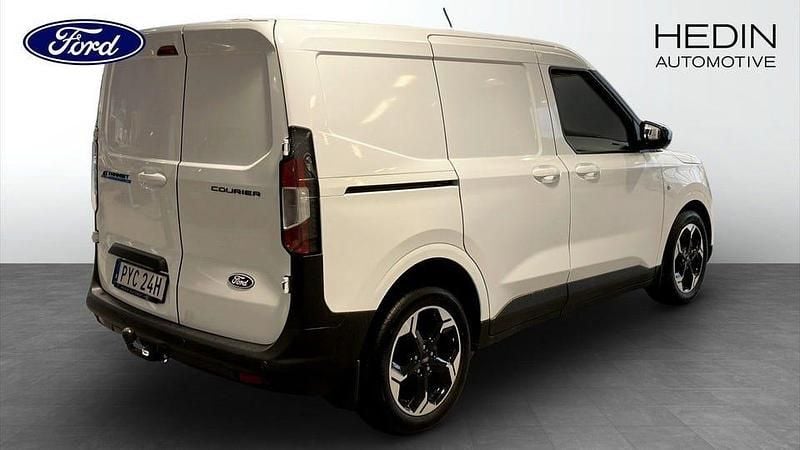 Begagnad Ford Courier Limited 100 kW (136 HK) 2025 Vit (white) Minibuss