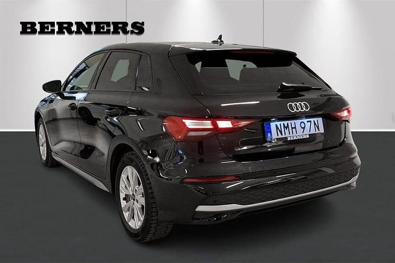 Begagnad Audi A3 Advanced 151 HK (111 kW) 2025 Svart