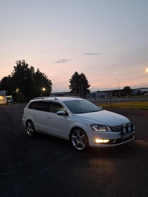 Vit Begagnad 2013 VW Passat GT Kombi | 47 000 kr (Bra pris) - Bild 1/4