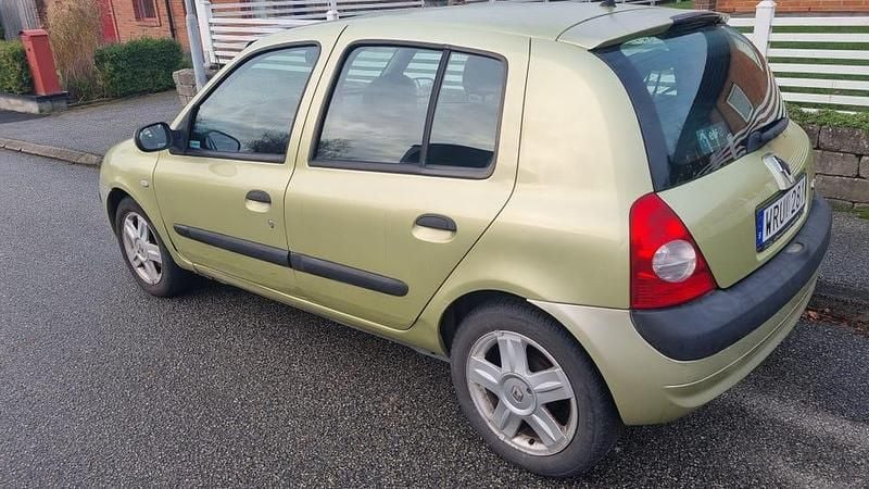 Begagnad 2005 Renault Clio R.S. Halvkombi | 18 000 kr (Marknadspris) - Bild 1/4