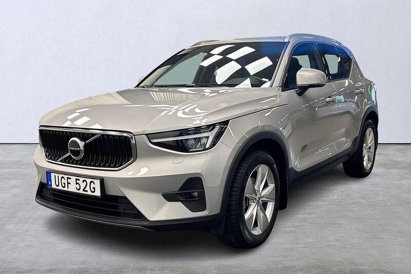 Silver Begagnad 2024 Volvo XC40 Core SUV | 345 000 kr (Bra pris) - Bild 1/4