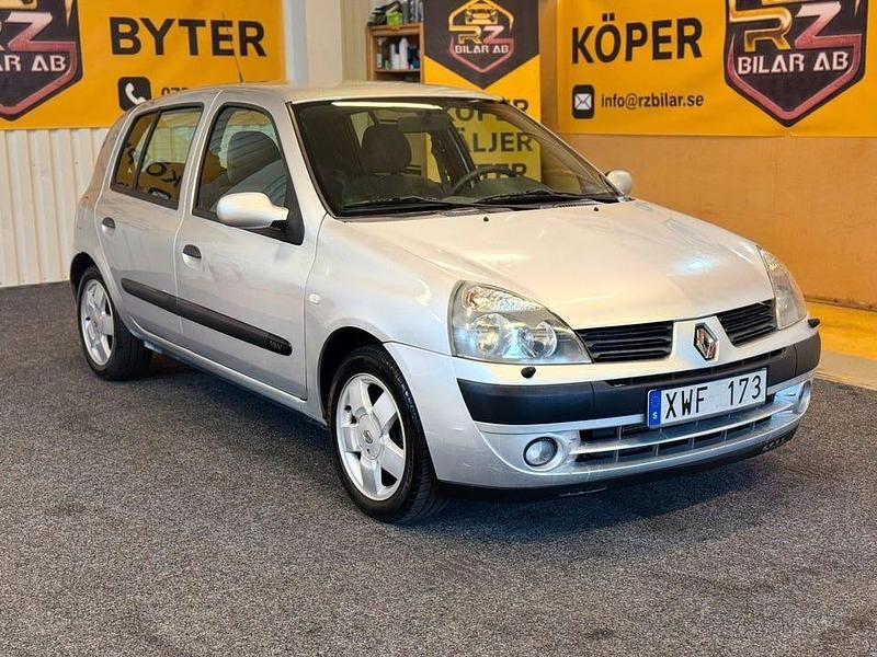 Begagnad Renault Clio R.S. 75 HK (55 kW) 2006 Ljusgrå Halvkombi