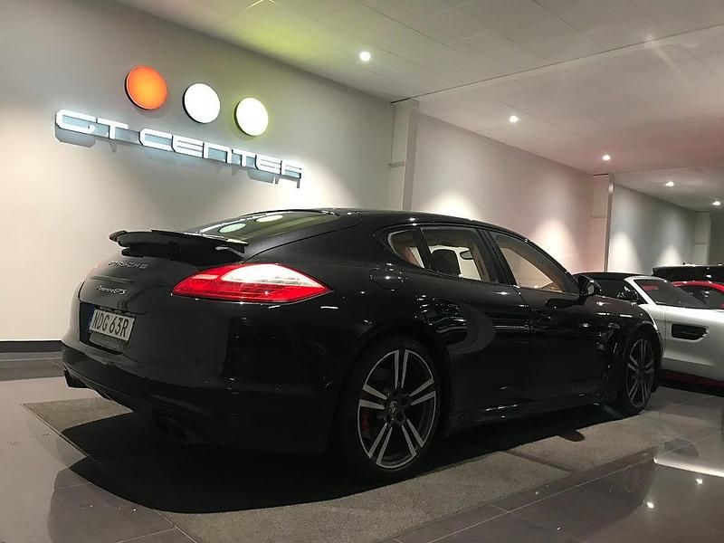 Begagnad Porsche Panamera 430 HK (316 kW) 2013 Svart Halvkombi