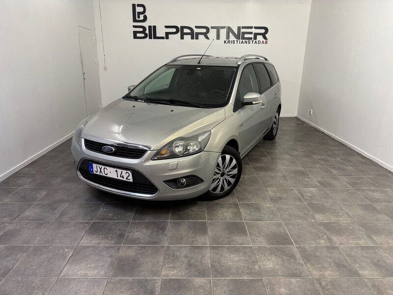 Grå Begagnad 2009 Ford Focus Titanium Kombi | 18 900 kr (Marknadspris) - Bild 1/4