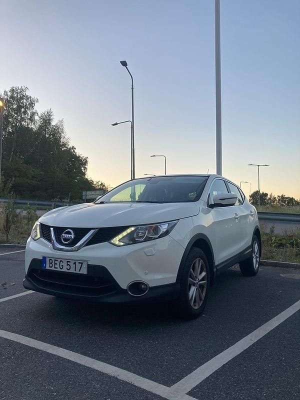 Begagnad 2015 Nissan Qashqai SUV | 119 000 kr (Marknadspris) - Bild 1/4