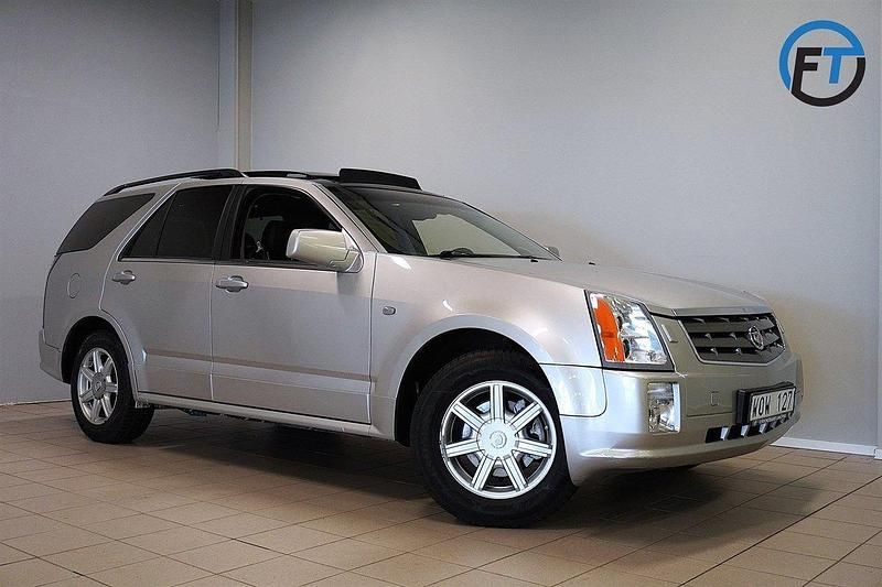 Silver Begagnad 2005 Cadillac SRX SUV | 54 900 kr - Bild 1/4
