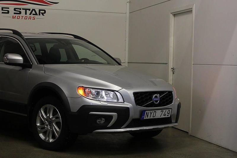 Begagnad Volvo XC70 Summum 163 HK (119 kW) 2013 Silver Kombi