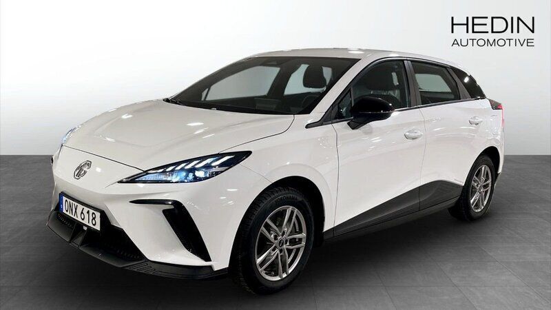 Vit (white) Begagnad 2023 MG MG4 EV Halvkombi | 249 900 kr (Bra pris) - Bild 1/4