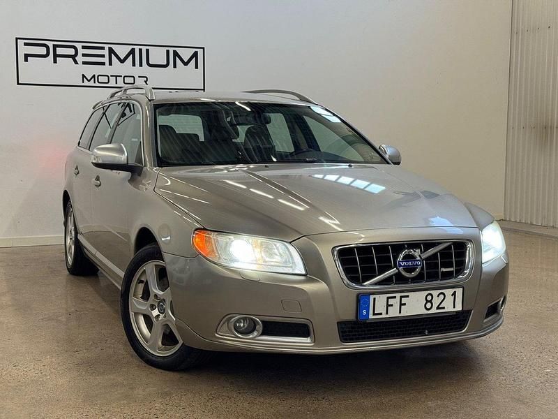 Ljusbrun Begagnad 2010 Volvo V70 Summum Kombi | 69 900 kr (Lite dyr) - Bild 1/4