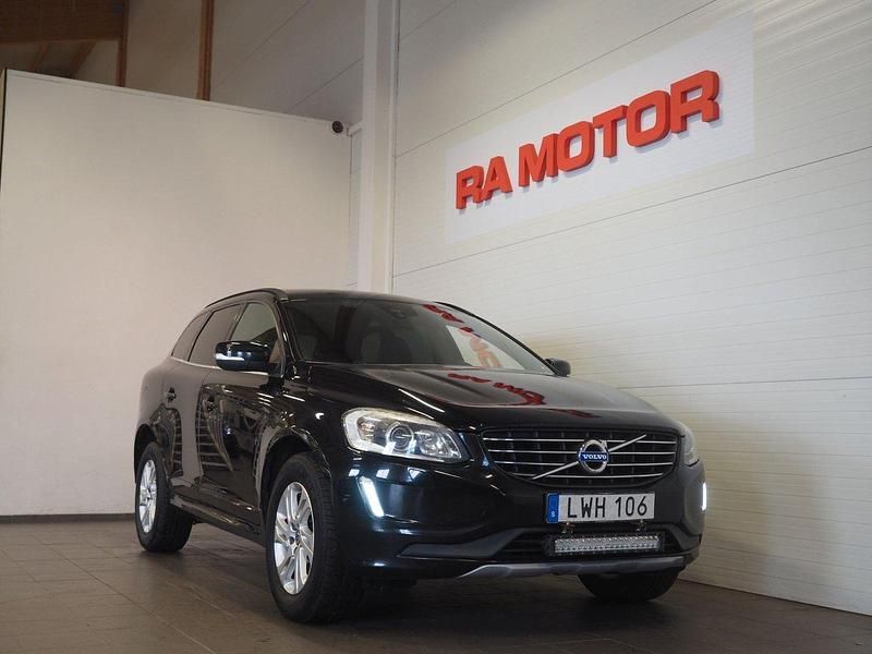 Svart Begagnad 2015 Volvo XC60 Momentum SUV | 139 900 kr (Marknadspris) - Bild 1/3