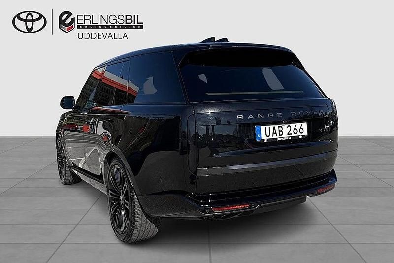 Begagnad Land Rover Range Rover Autobiography 531 HK (390 kW) 2023 Svart SUV