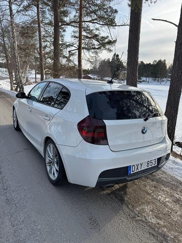 Begagnad BMW 118 143 HK (105 kW) 2009 Halvkombi