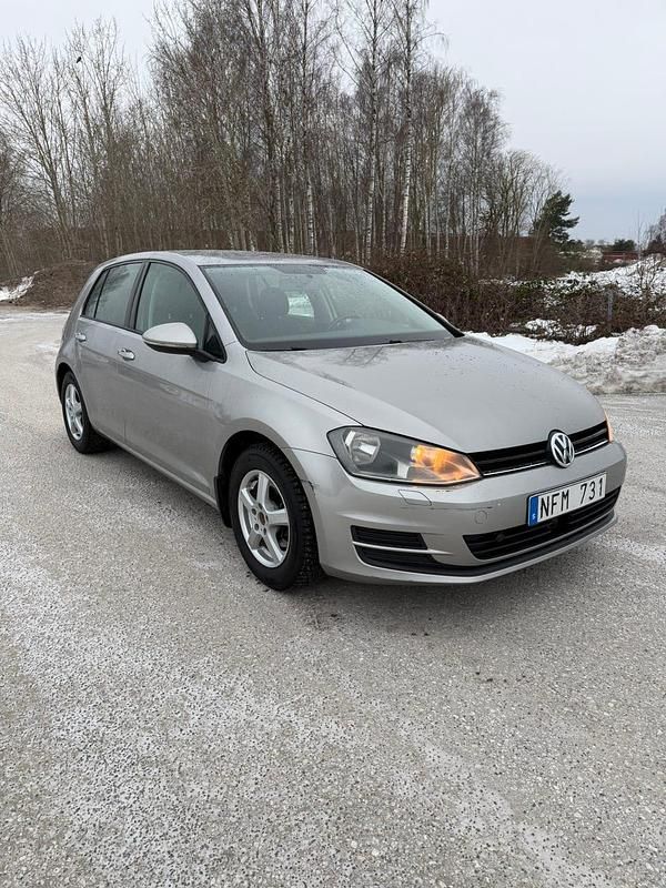 Begagnad VW Golf VII 105 HK (77 kW) 2013