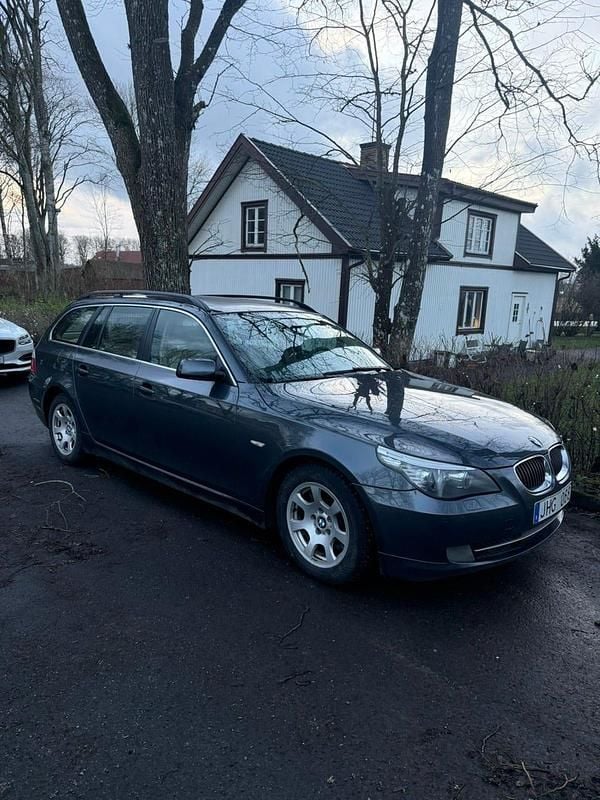 Begagnad 2007 BMW 525 Kombi | 59 000 kr (Marknadspris) - Bild 1/4