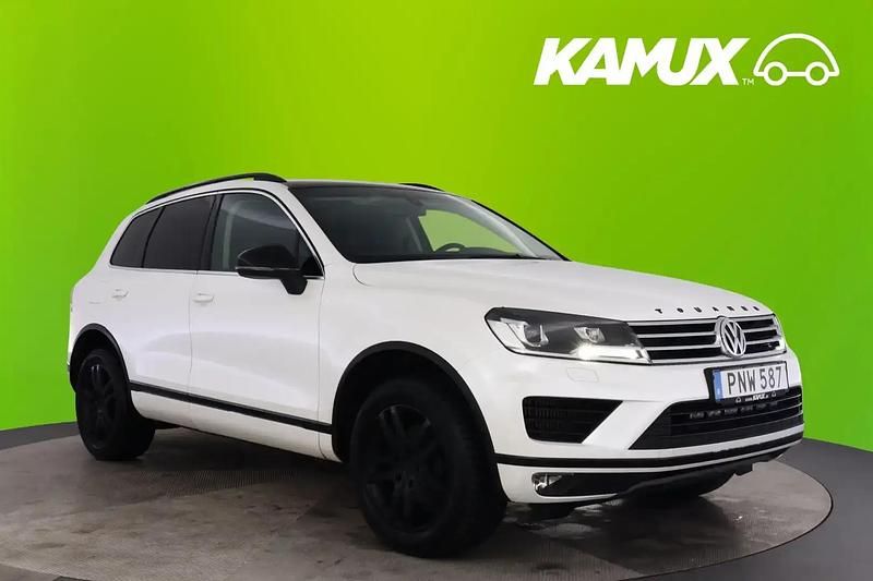 Vit Begagnad 2015 VW Touareg SUV | 208 800 kr (Lite dyr) - Bild 1/4