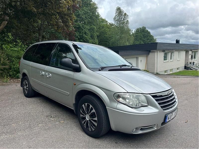 Silver Begagnad 2005 Chrysler Grand Voyager Minibuss | 44 900 kr - Bild 1/4