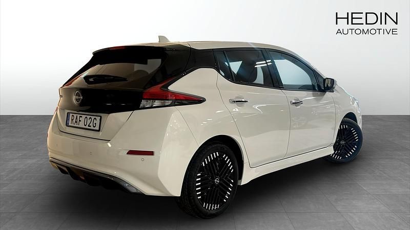 Begagnad Nissan Leaf N-Connecta 110 kW (150 HK) 2022 Vit Halvkombi