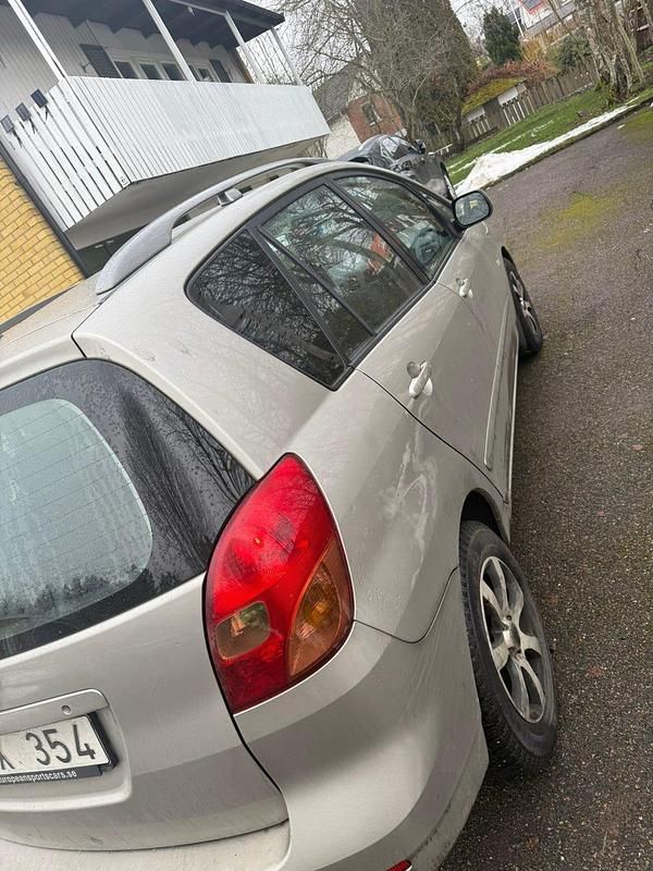 Begagnad Toyota Corolla Verso 110 HK (80 kW) 2002 Minibuss