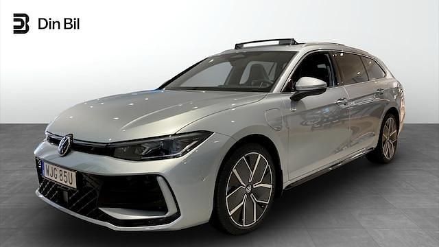 Ny 2026 VW Passat R-line | 561 700 kr (Bra pris) - Bild 1/4