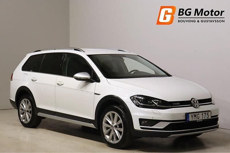 Vit Begagnad 2018 VW Golf Alltrack Kombi | 199 700 kr (Marknadspris) - Bild 1/3