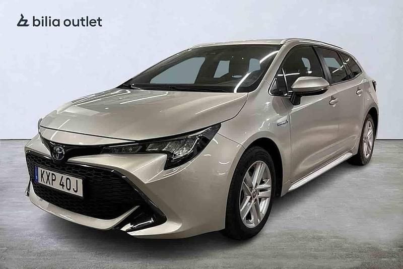 Begagnad Toyota Corolla Active 122 HK (89 kW) 2021 Silver Kombi