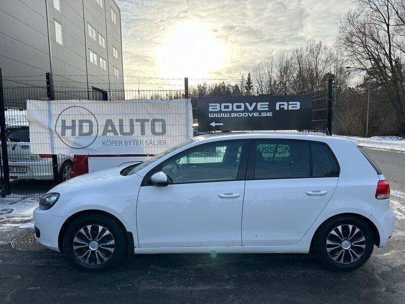 Vit Begagnad 2012 VW Golf VII Halvkombi | 59 900 kr (Superpris) - Bild 1/4