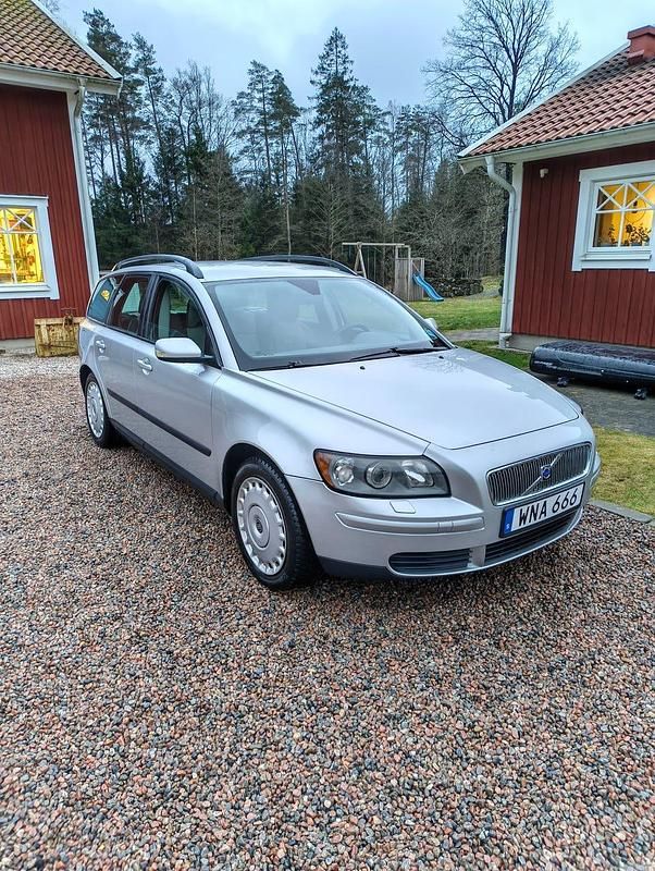 Begagnad 2005 Volvo V50 Kombi | 25 000 kr (Lite dyr) - Bild 1/1