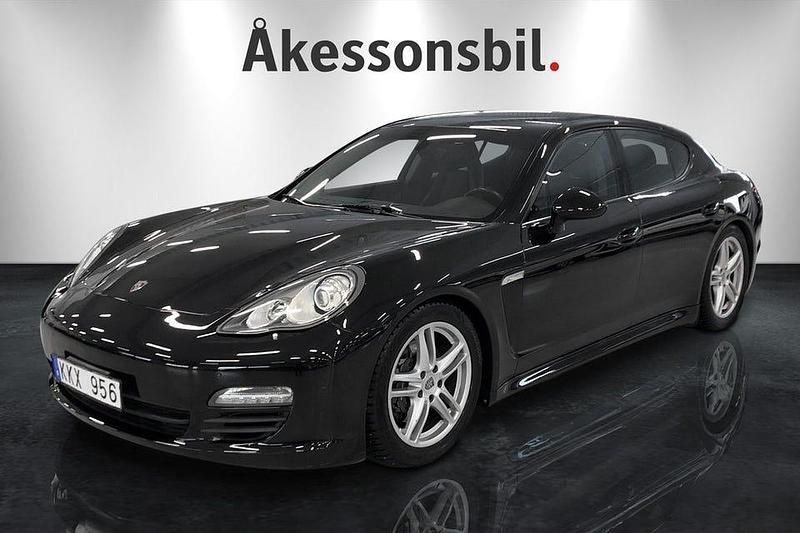 Svart Begagnad 2011 Porsche Panamera Kombi | 279 000 kr (Marknadspris) - Bild 1/4