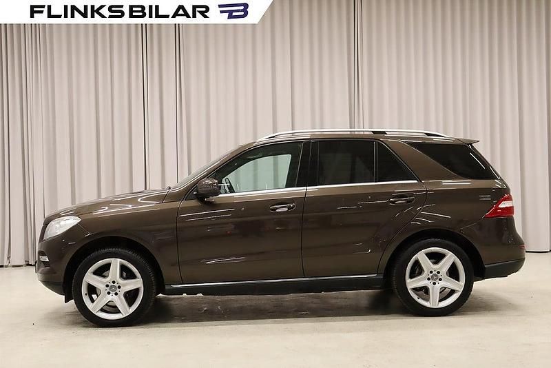 Begagnad Mercedes ML350 258 HK (189 kW) 2011 Mörkbrun SUV