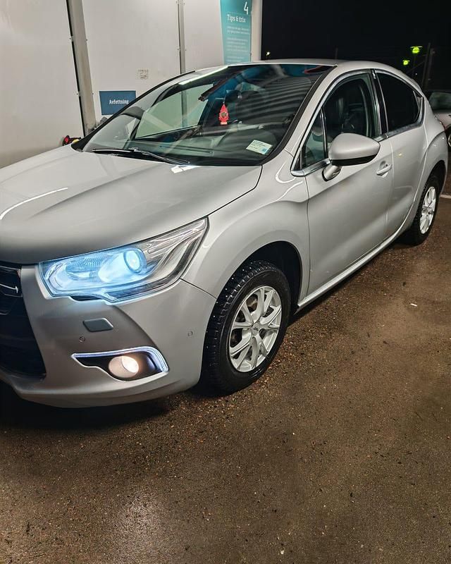 Begagnad Citroën DS4 111 HK (81 kW) 2011 Halvkombi