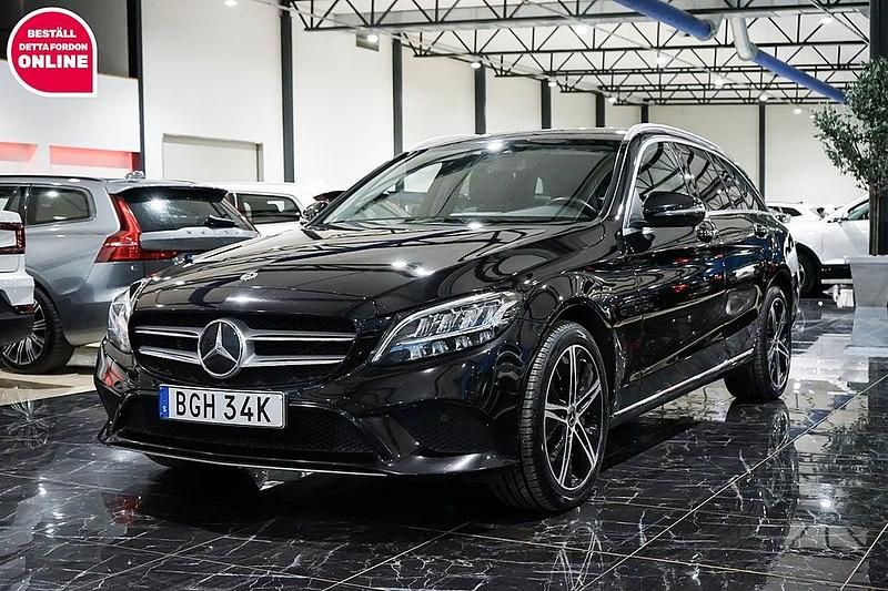 Svart Begagnad 2021 Mercedes C300e Avantgarde Kombi | 259 500 kr (Superpris) - Bild 1/4