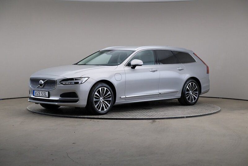 Silver Begagnad 2022 Volvo V90 Core Kombi | 419 000 kr (Marknadspris) - Bild 1/4
